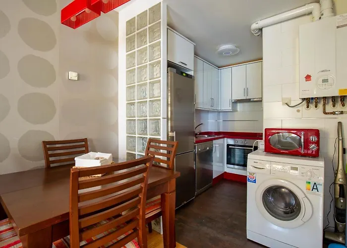 Duplex Con Encanto En Cimadevilla דירה גיחון